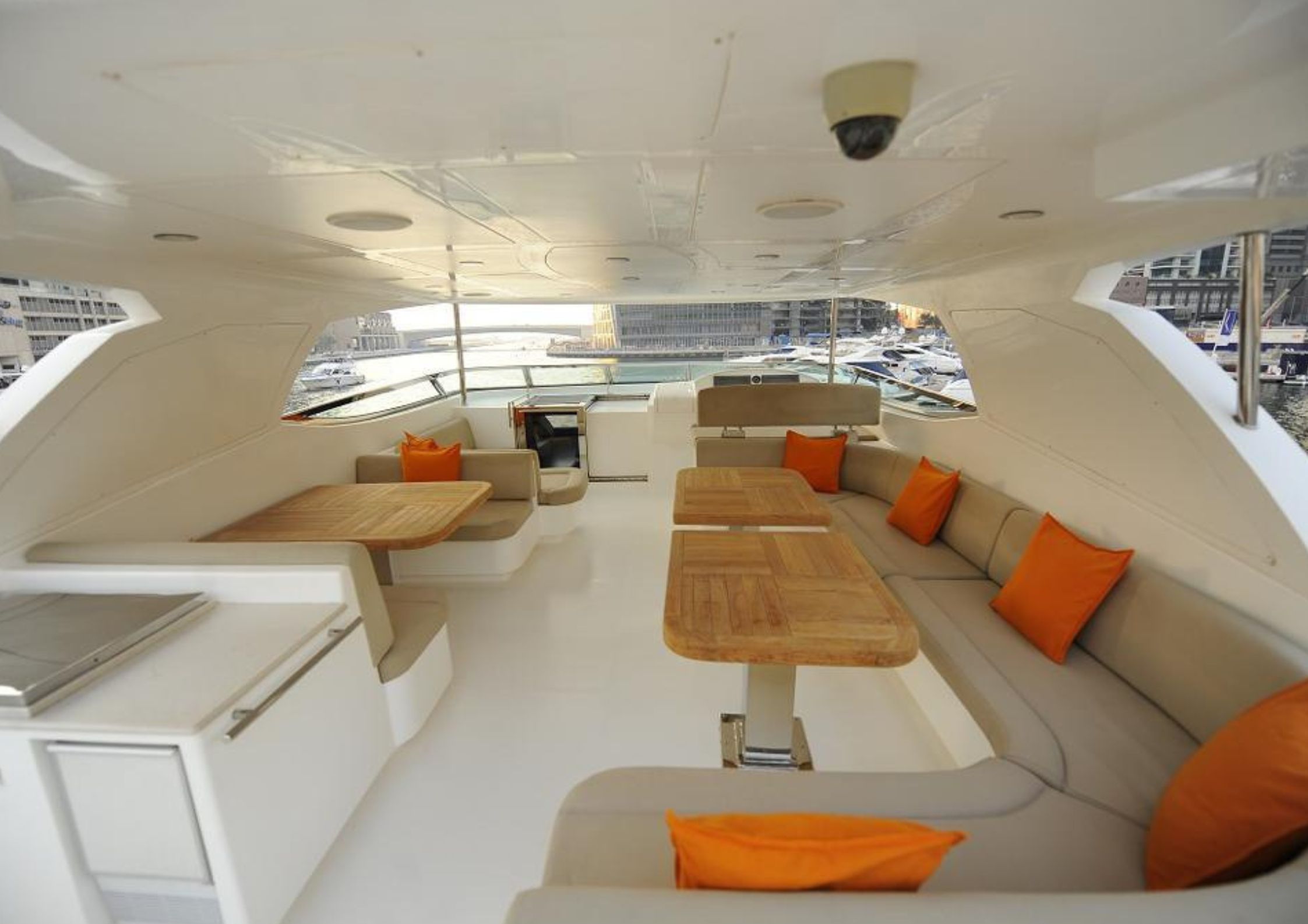 101ft yacht bedroom